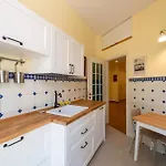Joivy Charming With Garden In Castelletto *