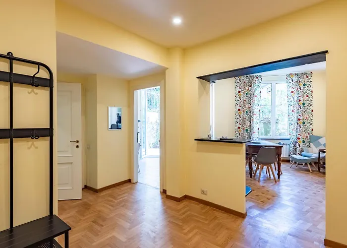 Joivy Charming With Garden In Castelletto דירה