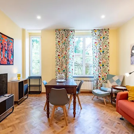 Apartment Joivy Charming With Garden In Castelletto *