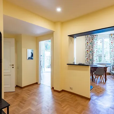 Joivy Charming With Garden In Castelletto Lägenhet