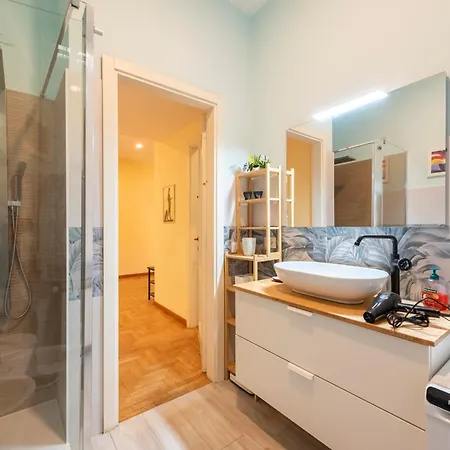 Lägenhet Joivy Charming With Garden In Castelletto